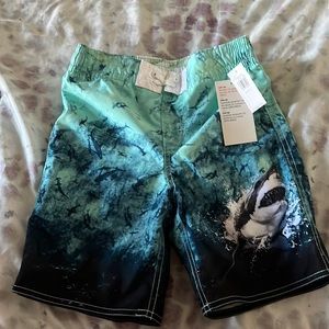Kids water shorts size S (6-7) from old navy